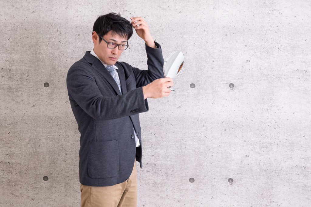 3422037 m 1024x683 短い抜け毛が多くなるのは、男性型脱毛症の可能性アリ？