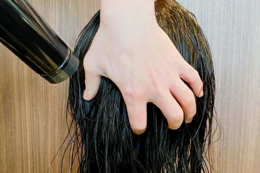 3377122 m 1024x683 紫外線ケアは頭皮にも必要！朝シャンする人は特に気をつけて！