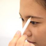 円形脱毛症で睫毛が抜けてしまったら？自然なメイクでカバーしよう