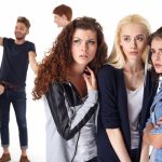 ハゲのからかいは、実は男性の尺度に利用された「女性の目」？