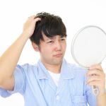 「抜け毛が多い」から「ハゲ」を自覚するまでの経緯とは？